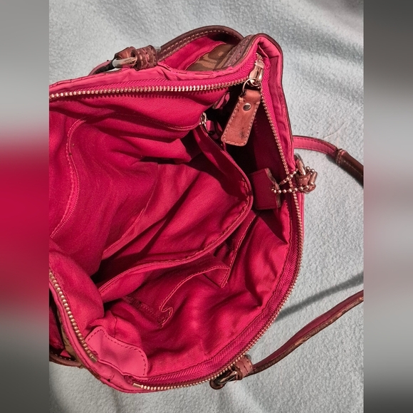 Coach Pink and Brown Shoulder Bag with Signature Design - Picture 5 of 10